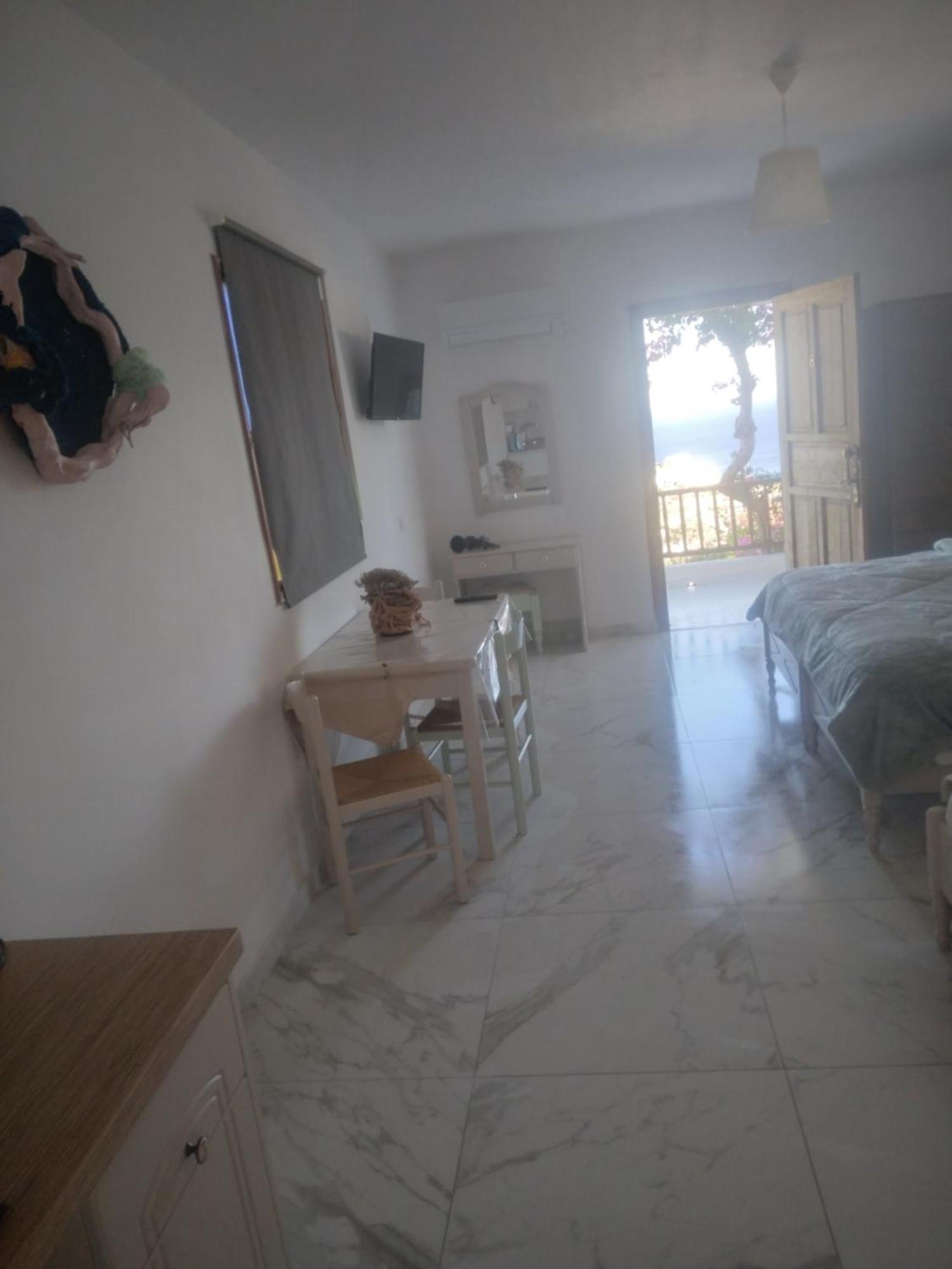 Maria Apartments Amoopi Bagian luar foto